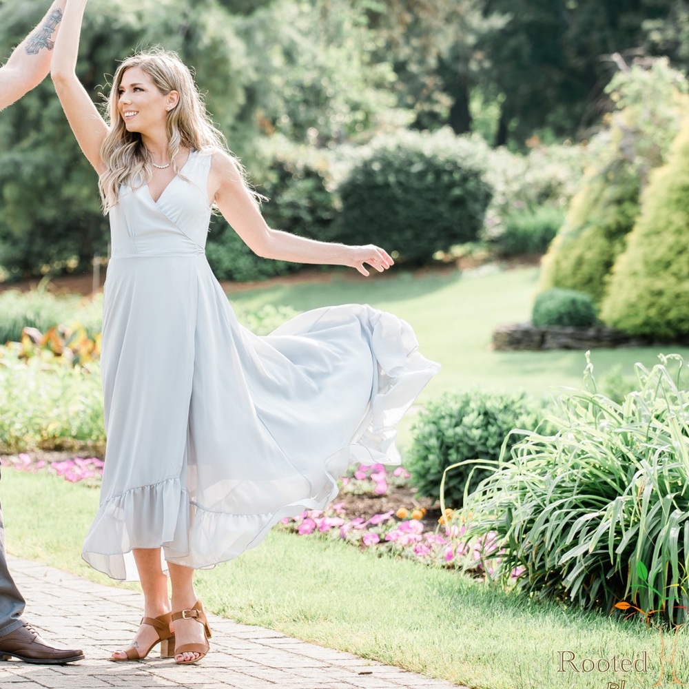 Grey ruffled lulus maxi - Picture 7 of 8